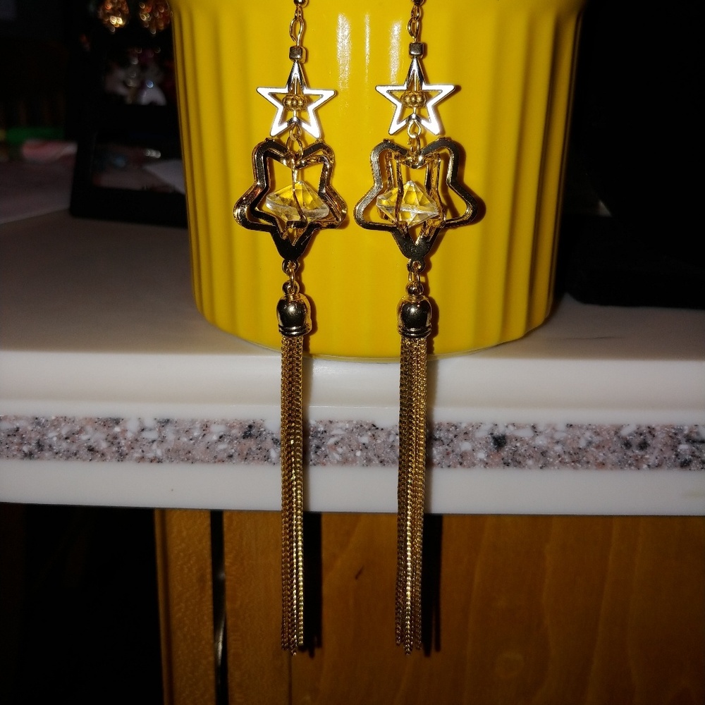 Handcrafted YOU R YOUR SHINNING 🌟 EARART - Picture 2 of 4